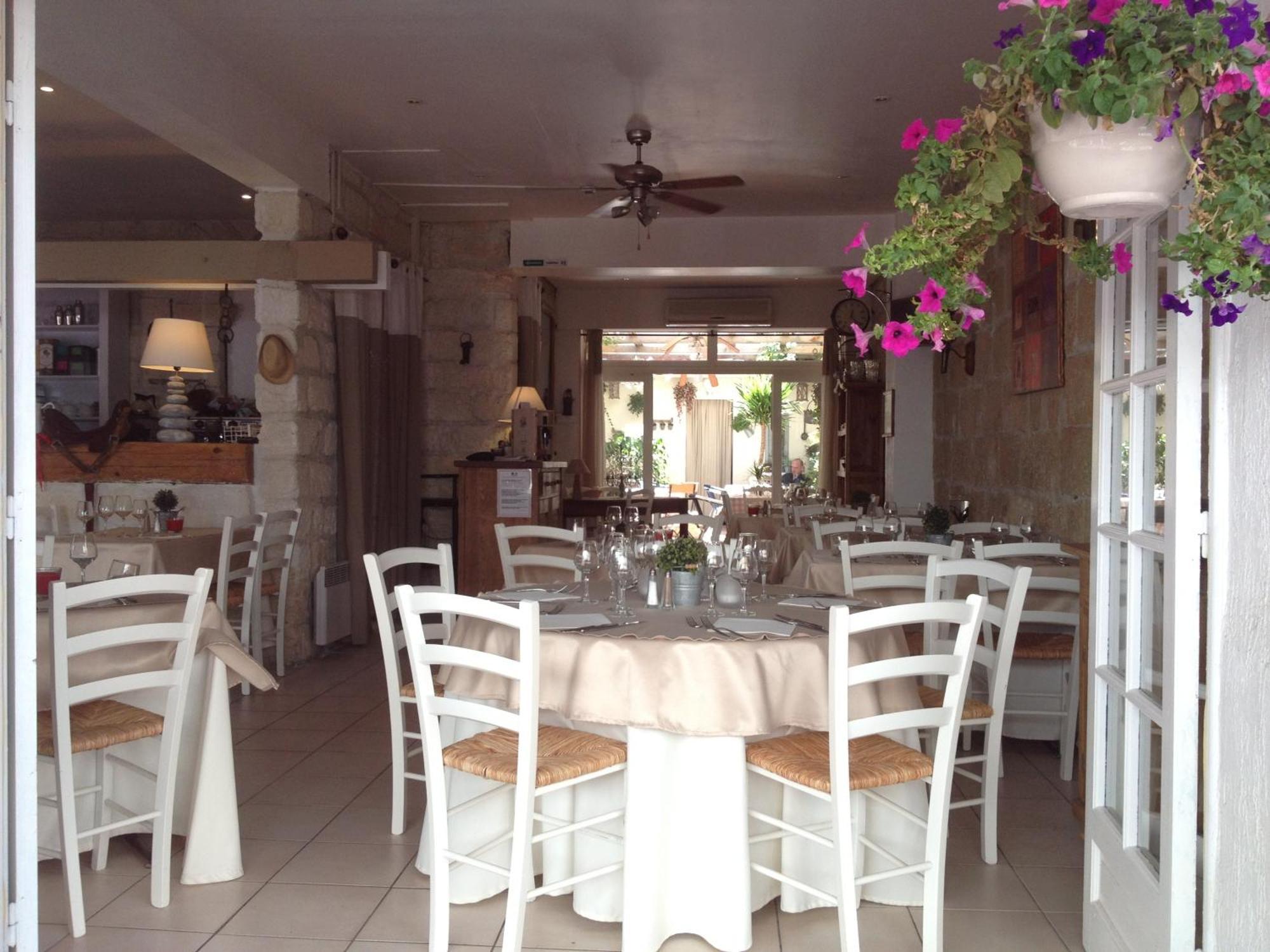 Hotel Restaurant Le Provencal Le Grau-du-Roi Eksteriør billede